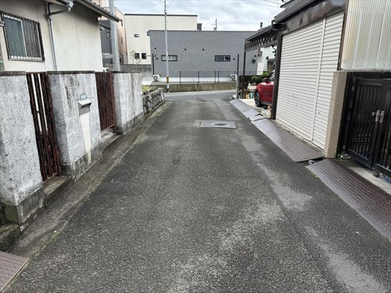 西側道路