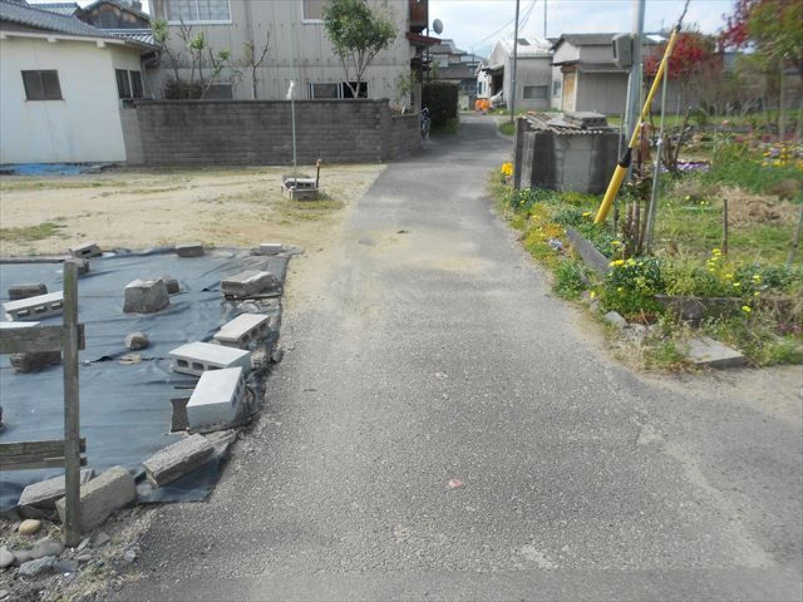 前面道路（西側）
