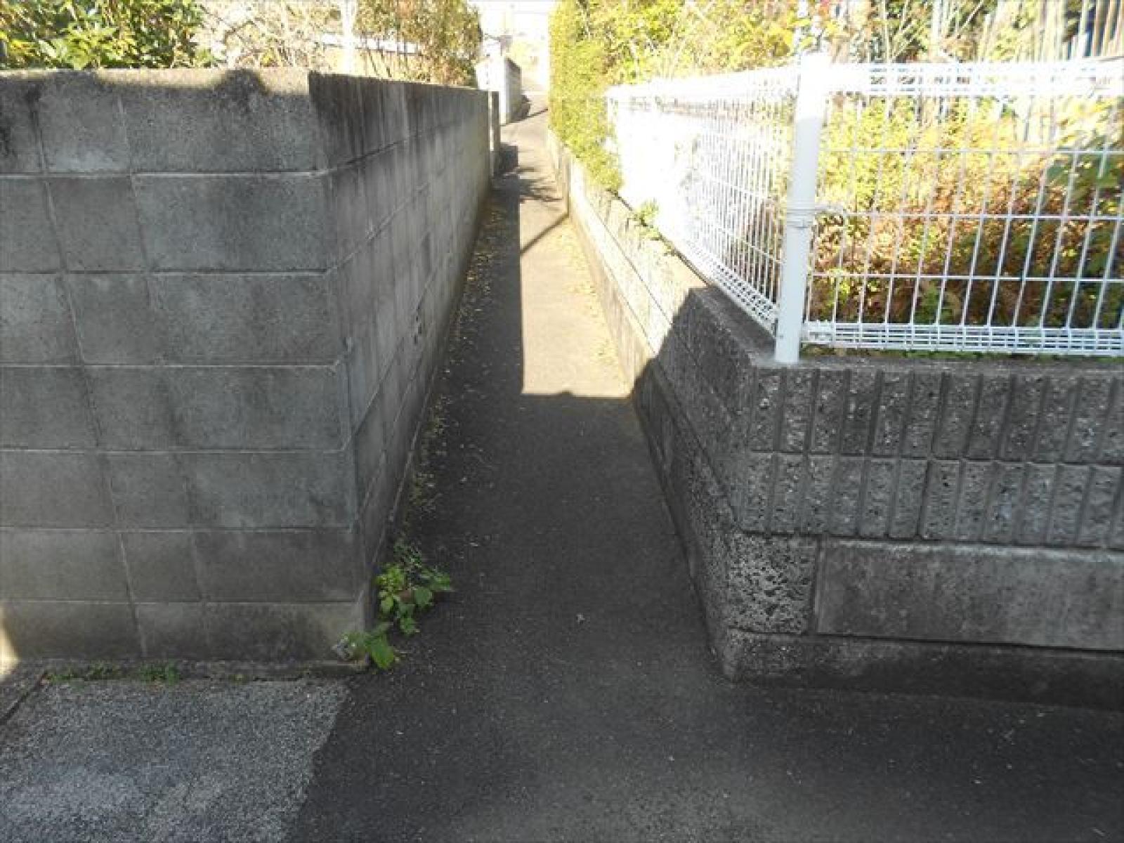 東側通路