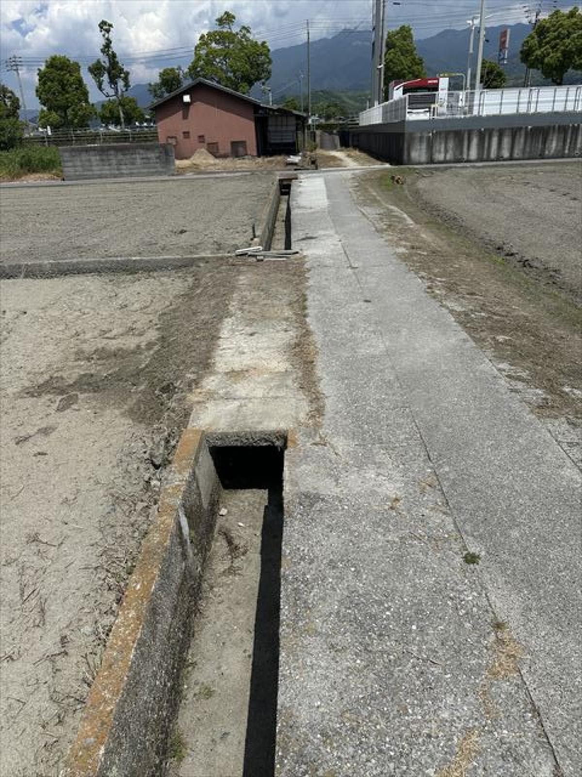 南側農道・水路