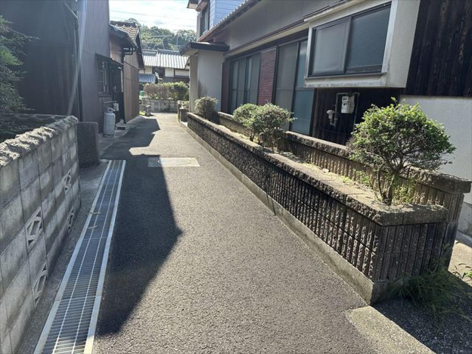 北東側道路